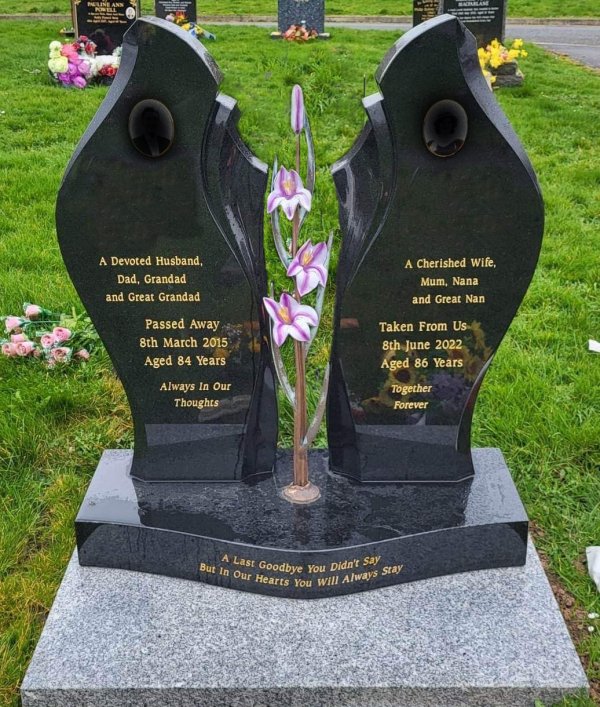 The Southwell memorial headstone with flower accessory