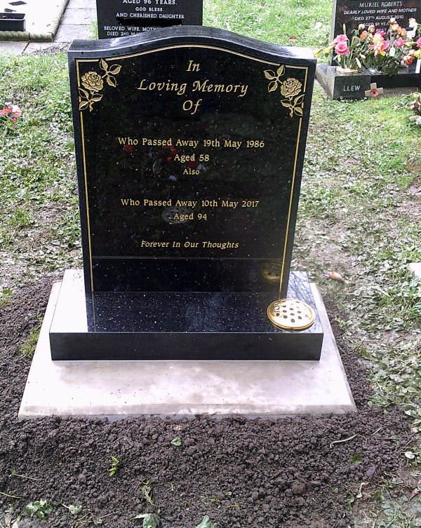 The Saddle memorial headstone in polished black with GT 191 design